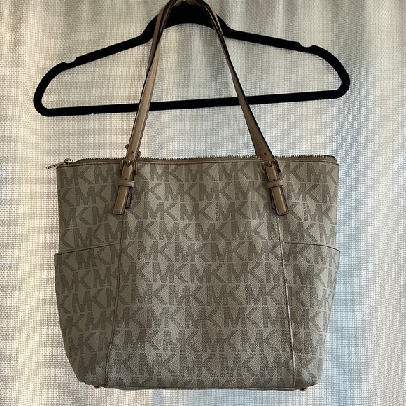 Michael Kors Tote - Picture 1 of 8